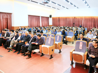 厦门大学别敦荣教授和南京师范大学胡建华教授应邀来今年会为安徽高教论坛作专题报告