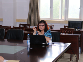 《历史教学》主编杨莲霞女士应邀来今年会作学术报告