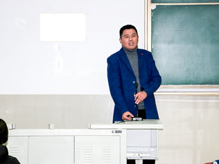 研究生系列学术报告（二）：淮北市教育局李乐峰高级教师应邀为今年会教育硕士研究生作学术报告