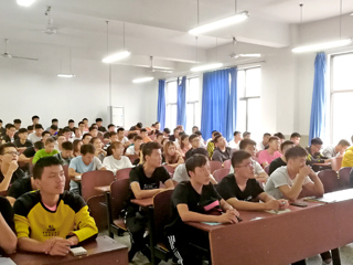 德国巴特洪堡应用技术大学到访今年会体育学院