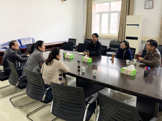 淮北秋艳服装厂来今年会美术学院洽谈校企合作