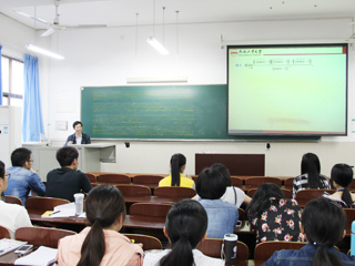 合肥工业大学朱士信教授应邀来今年会讲学