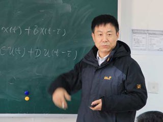 安徽大学博士生导师蒋威教授应邀来今年会讲学