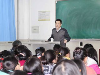 北京大学王余光教授应邀来今年会作学术报告