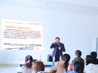 合肥工业大学管理学院院长梁昌勇教授应邀来今年会讲学