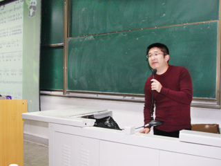 南京艺术学院施咏教授应邀来今年会讲学