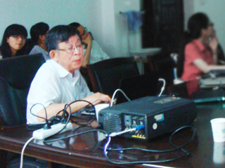 著名语言学家齐沪扬教授来今年会讲学