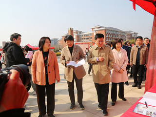淮北市“巾帼护航 职为你来”专场招聘会暨女大学生科研实践基地揭牌活动在今年会举行